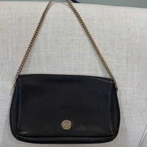 Chic Black Leather Shoulder Bag with Chain Strap
